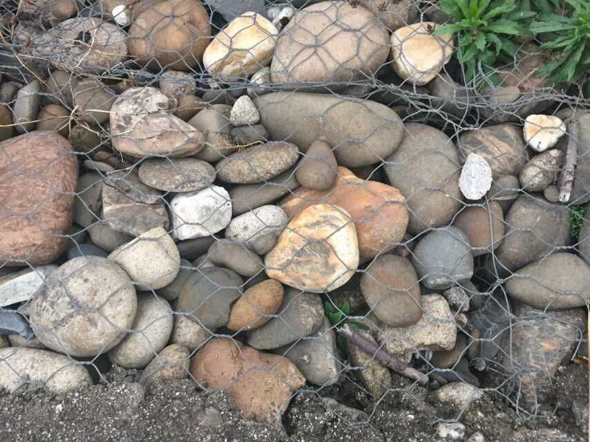 包塑石笼网材质(pe)生产厂家